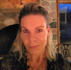 Meet your Posher, Darcelle